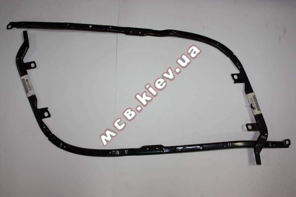 ��������� ������� ������� ������ Lancer IX MC MN126675