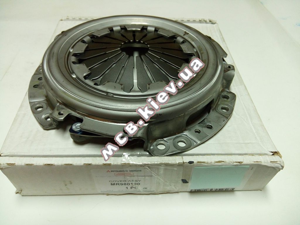 ������� ��������� Space Star 1.6 MC MR980190